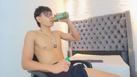 Snapshot of lenny_knox2 chatting on July 23, 12:47 pm LENNY online show from July 23, 12:47 pm
