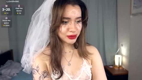 Snapshot of lenoimacyt chatting on October 31, 6:47 am Hey hey our name is Mia Elfy Lovense is active time to play PVT IS OPEN online show from October 31, 6:47 am