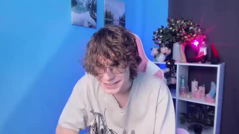 Snapshot of leo_bensyten chatting on October 15, 12:27 pm Leo online show from October 15, 12:27 pm