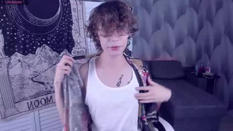 Snapshot of leo_bensyten chatting on October 22, 2:06 pm Leo online show from October 22, 2:06 pm