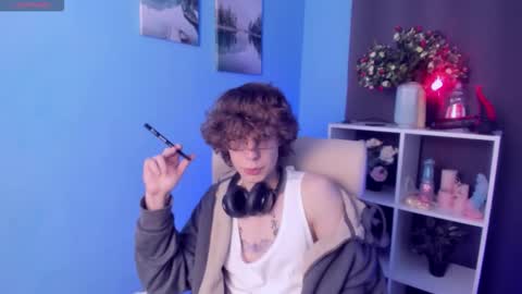 Snapshot of leo_bensyten chatting on October 25, 2:24 pm Leo online show from October 25, 2:24 pm