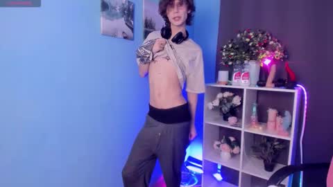 Snapshot of leo_bensyten chatting on October 29, 1:02 pm Leo online show from October 29, 1:02 pm