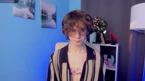 Snapshot of leo_bensyten chatting on November 12, 12:00 am Leo online show from November 12, 12:00 am