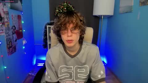 Snapshot of leo_bensyten chatting on November 28, 2:20 pm Leo online show from November 28, 2:20 pm