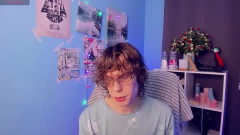 Snapshot of leo_bensyten chatting on December 17, 4:24 pm Leo online show from December 17, 4:24 pm