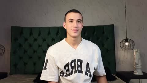 leo online show from December 5, 1:25 am