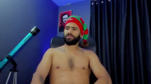 Leo  Diaz online show from December 1, 7:36 pm