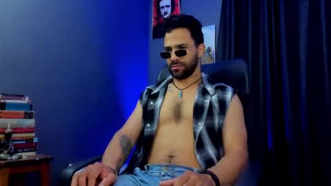 Leo  Diaz online show from January 25, 1:10 am