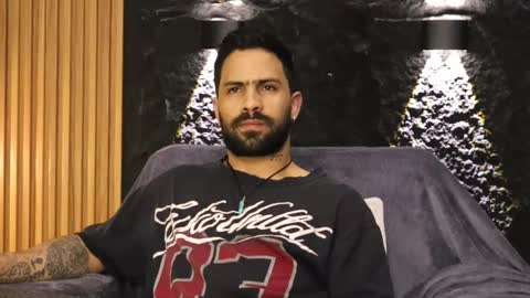 Leo  Diaz online show from February 21, 12:55 am