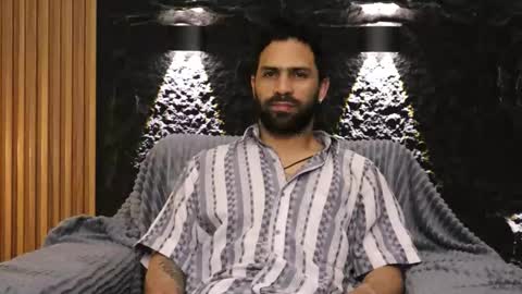 Leo  Diaz online show from March 21, 1:21 am