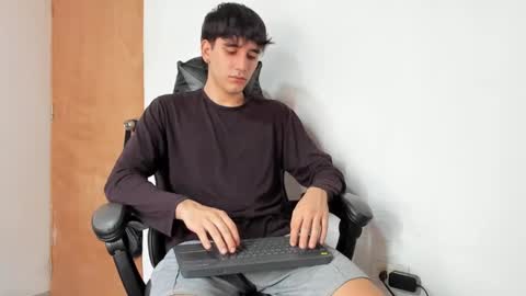 Leo Jones online show from September 25, 6:00 pm