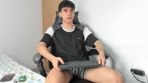 Leo Jones online show from October 1, 6:25 pm