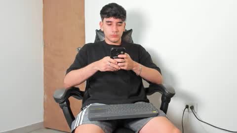 Leo Jones online show from February 19, 12:28 am