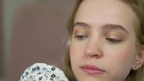 Snapshot of leo_lulu chatting on December 11, 3:15 pm Ashly online show from December 11, 3:15 pm