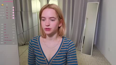 Snapshot of leo_lulu chatting on December 18, 3:11 pm Ashly online show from December 18, 3:11 pm