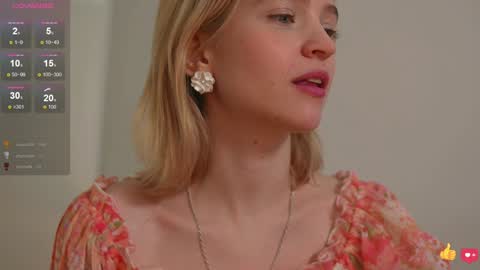 Snapshot of leo_lulu chatting on December 24, 6:28 pm Ashly online show from December 24, 6:28 pm