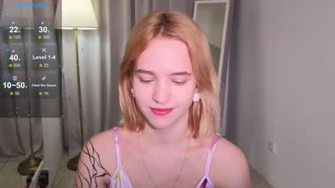 Snapshot of leo_lulu chatting on December 26, 3:53 pm Ashly online show from December 26, 3:53 pm