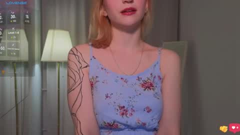 Snapshot of leo_lulu chatting on February 12, 3:27 pm Ashly online show from February 12, 3:27 pm