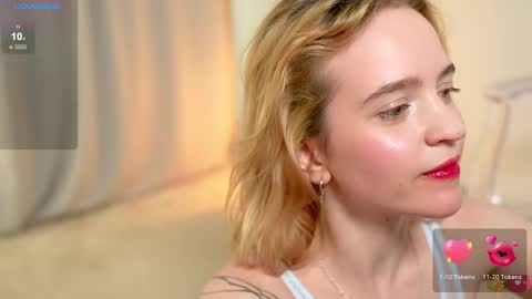 Snapshot of leo_lulu chatting on March 2, 6:40 pm Ashly online show from March 2, 6:40 pm