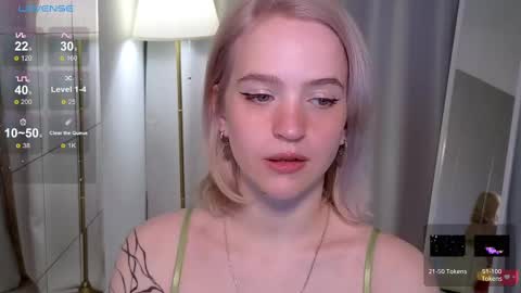 Snapshot of leo_lulu chatting on March 4, 3:59 pm Ashly online show from March 4, 3:59 pm