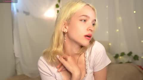 Snapshot of leo_lulu chatting on September 27, 9:47 am Ashly online show from September 27, 9:47 am