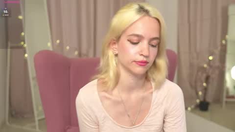 Snapshot of leo_lulu chatting on October 7, 3:31 pm Ashly online show from October 7, 3:31 pm