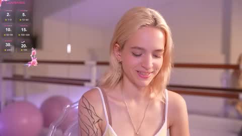 Snapshot of leo_lulu chatting on October 10, 3:44 pm Ashly online show from October 10, 3:44 pm