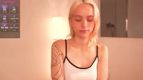 Snapshot of leo_lulu chatting on October 23, 4:06 pm Ashly online show from October 23, 4:06 pm