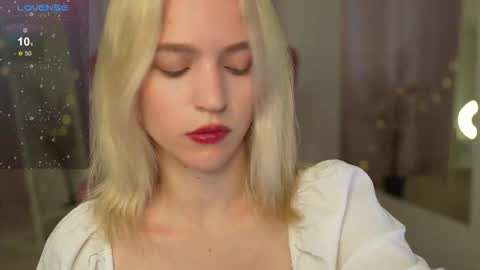 Snapshot of leo_lulu chatting on October 31, 9:32 am Ashly online show from October 31, 9:32 am