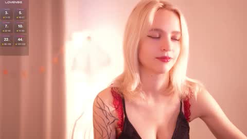 Snapshot of leo_lulu chatting on November 1, 9:44 am Ashly online show from November 1, 9:44 am