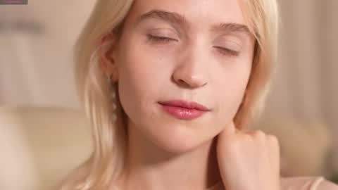 Snapshot of leo_lulu chatting on November 28, 4:42 pm Ashly online show from November 28, 4:42 pm