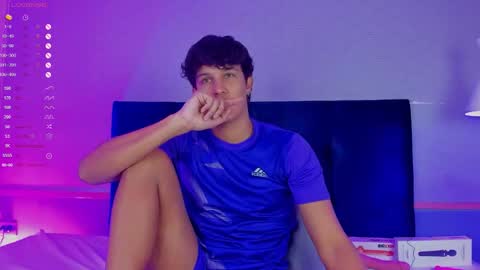 Snapshot of leo_savage_ chatting on November 9, 3:49 am Leo online show from November 9, 3:49 am