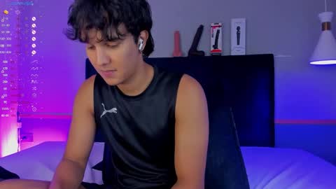 Snapshot of leo_savage_ chatting on November 18, 3:45 am Leo online show from November 18, 3:45 am