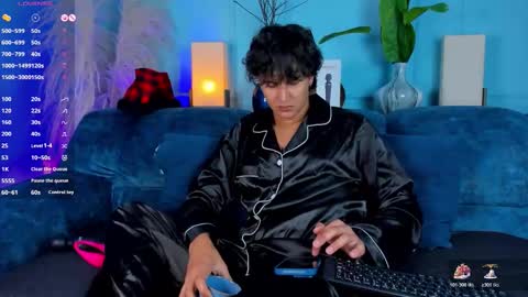 Snapshot of leo_savage_ chatting on December 16, 3:55 am Leo online show from December 16, 3:55 am