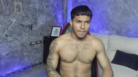 Leo independent model online show from September 17, 11:50 pm