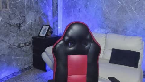 Leo independent model online show from October 7, 12:30 am