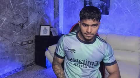 Leo independent model online show from October 29, 12:24 am