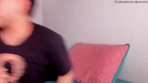 Snapshot of leoandviolet chatting on October 7, 7:11 pm Carlos Alissa. Help us to reach 100 likes online show from October 7, 7:11 pm