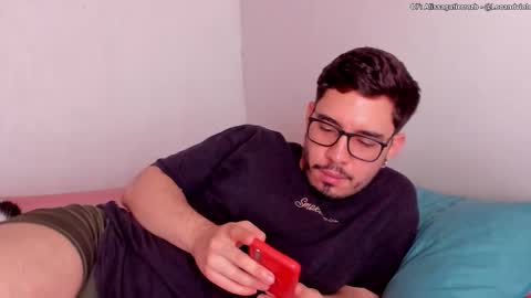 Snapshot of leoandviolet chatting on October 17, 4:31 pm Carlos Alissa. Help us to reach 100 likes online show from October 17, 4:31 pm