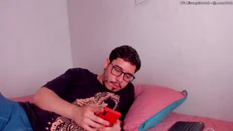 Snapshot of leoandviolet chatting on October 24, 4:36 pm Carlos Alissa. Help us to reach 100 likes online show from October 24, 4:36 pm