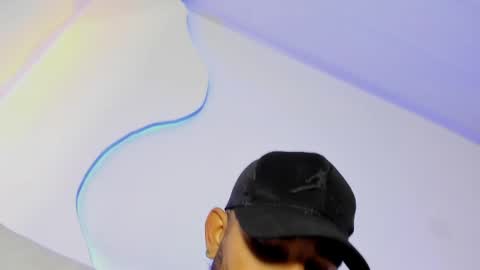 Snapshot of leocarter_ chatting on June 7, 10:08 am leo online show from June 7, 10:08 am