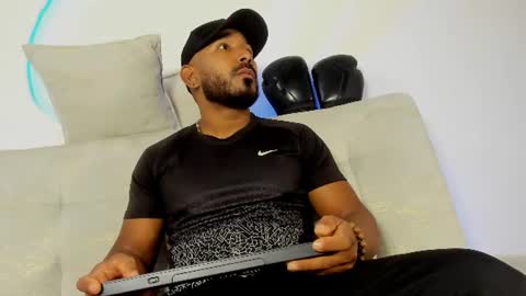 Snapshot of leocarter_ chatting on June 12, 1:10 pm leo online show from June 12, 1:10 pm