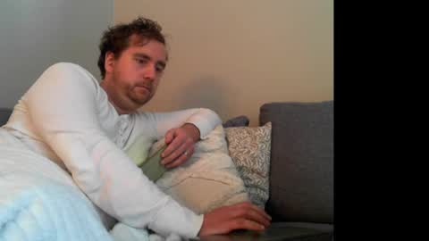 Snapshot of leofromsweden chatting on December 5, 8:22 am Leofromsweden online show from December 5, 8:22 am