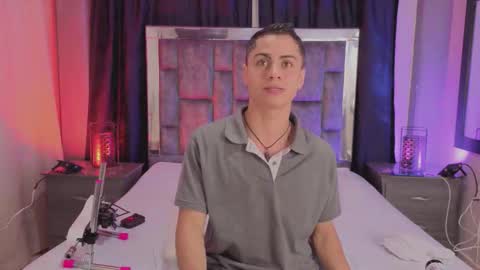 Snapshot of leomonnroe chatting on February 22, 5:22 pm leomonnroe online show from February 22, 5:22 pm