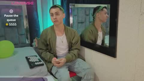 Snapshot of leomonnroe chatting on March 16, 7:29 pm leomonnroe online show from March 16, 7:29 pm