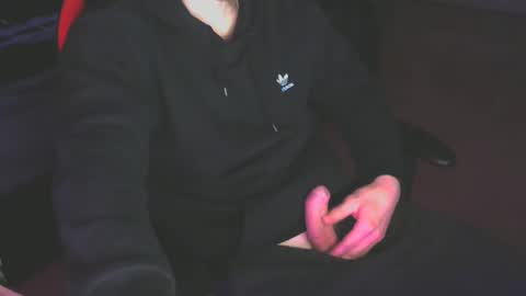 Snapshot of leon_97 chatting on November 22, 11:37 pm Lele 97 online show from November 22, 11:37 pm