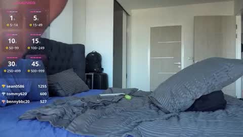 Leon online show from December 20, 1:45 am