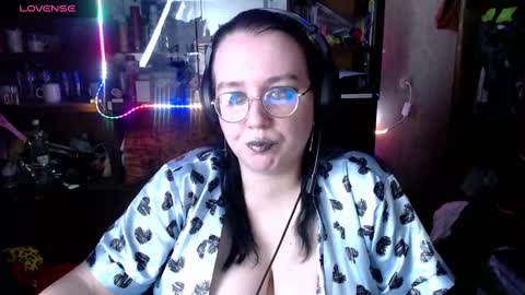 Leona Harrison online show from December 9, 10:00 am