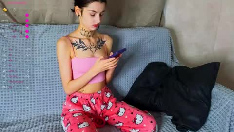 Snapshot of leonahines chatting on November 24, 2:50 pm Donna online show from November 24, 2:50 pm