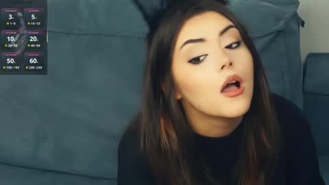 Mia online show from September 21, 8:27 am